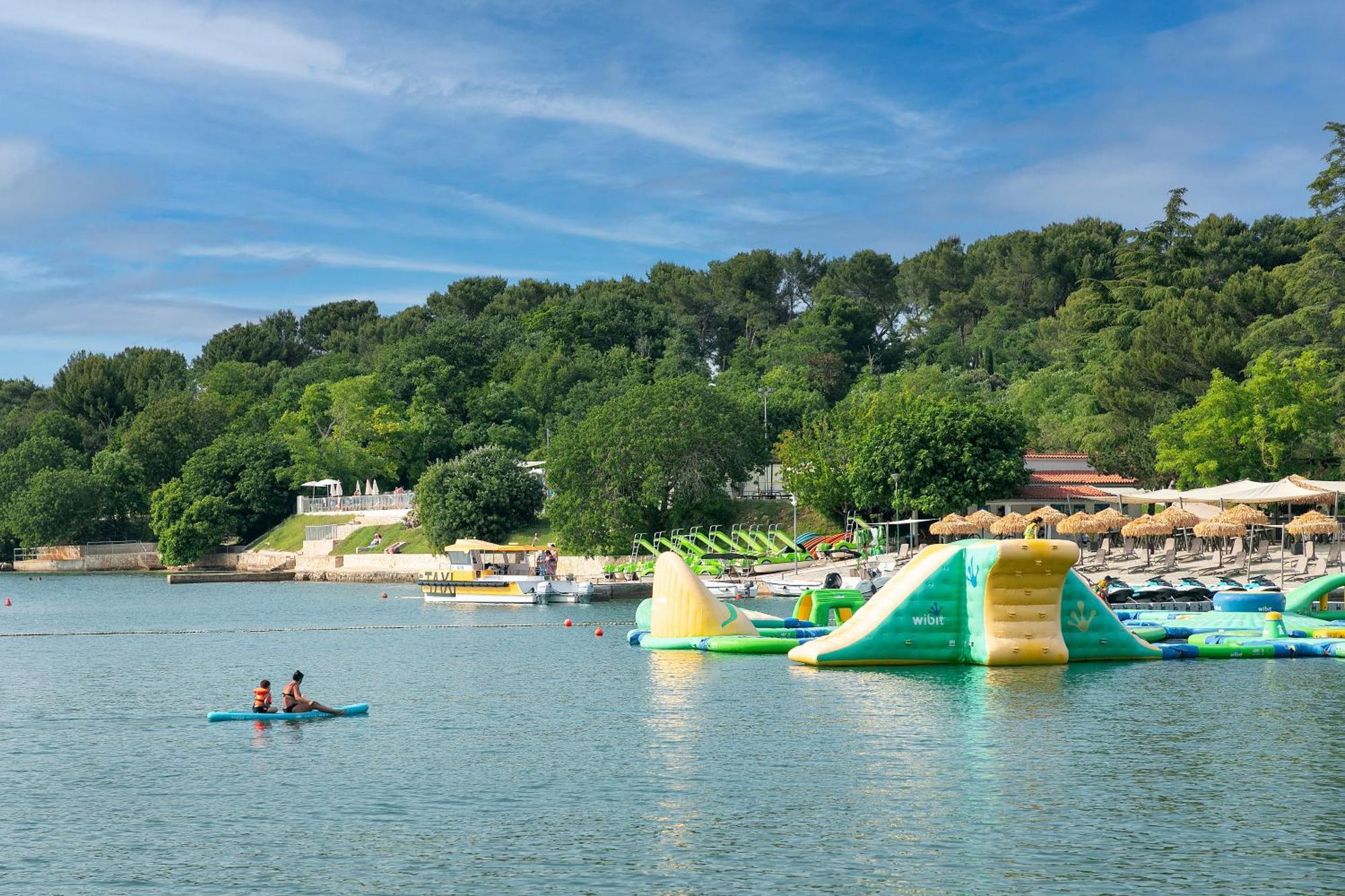 Albatross Mobile Homes On Valamar Camping Lanterna Тар Экстерьер фото